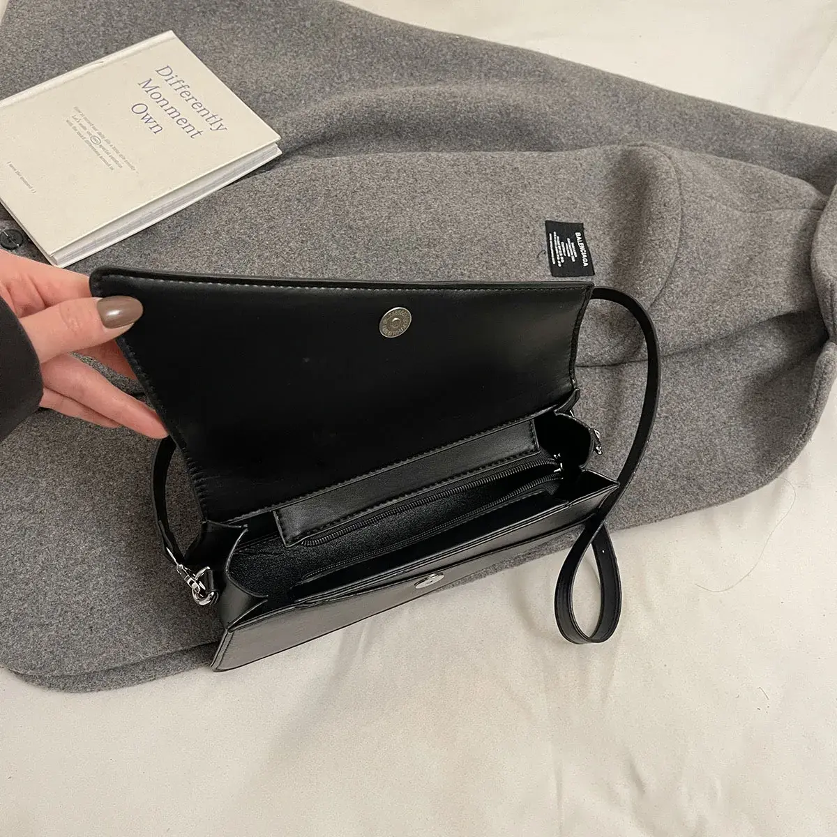 LEFTSIDE Small PU Leather Flap Shoulder Bag for Women 2024 Winter New Trend Y2K Handbags and Purses Females Crossbody Bags