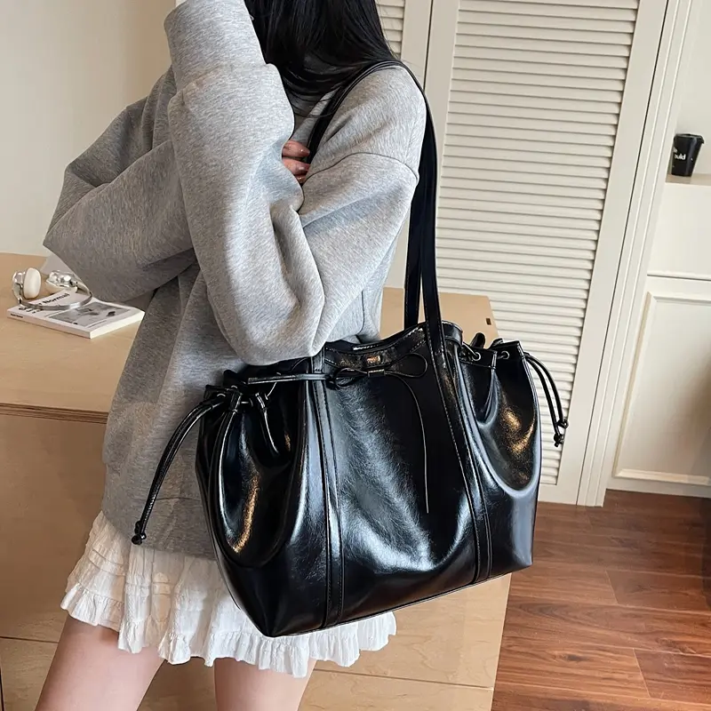 LEFTSIDE 2025 PU Leather Luxury Design Tote Bag Female Underarm Bag Female Handbags Retro Winter Trendy Underarm Shoulder Bag