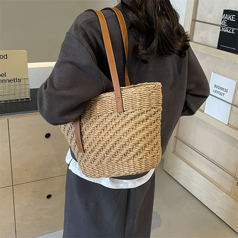 LEFTSIDE Summer New Big Straw Weaving Crossbody Bag 2025 Trend Fashionable Casual Tote Beach Bag Women's Shoulder Bag Handbags