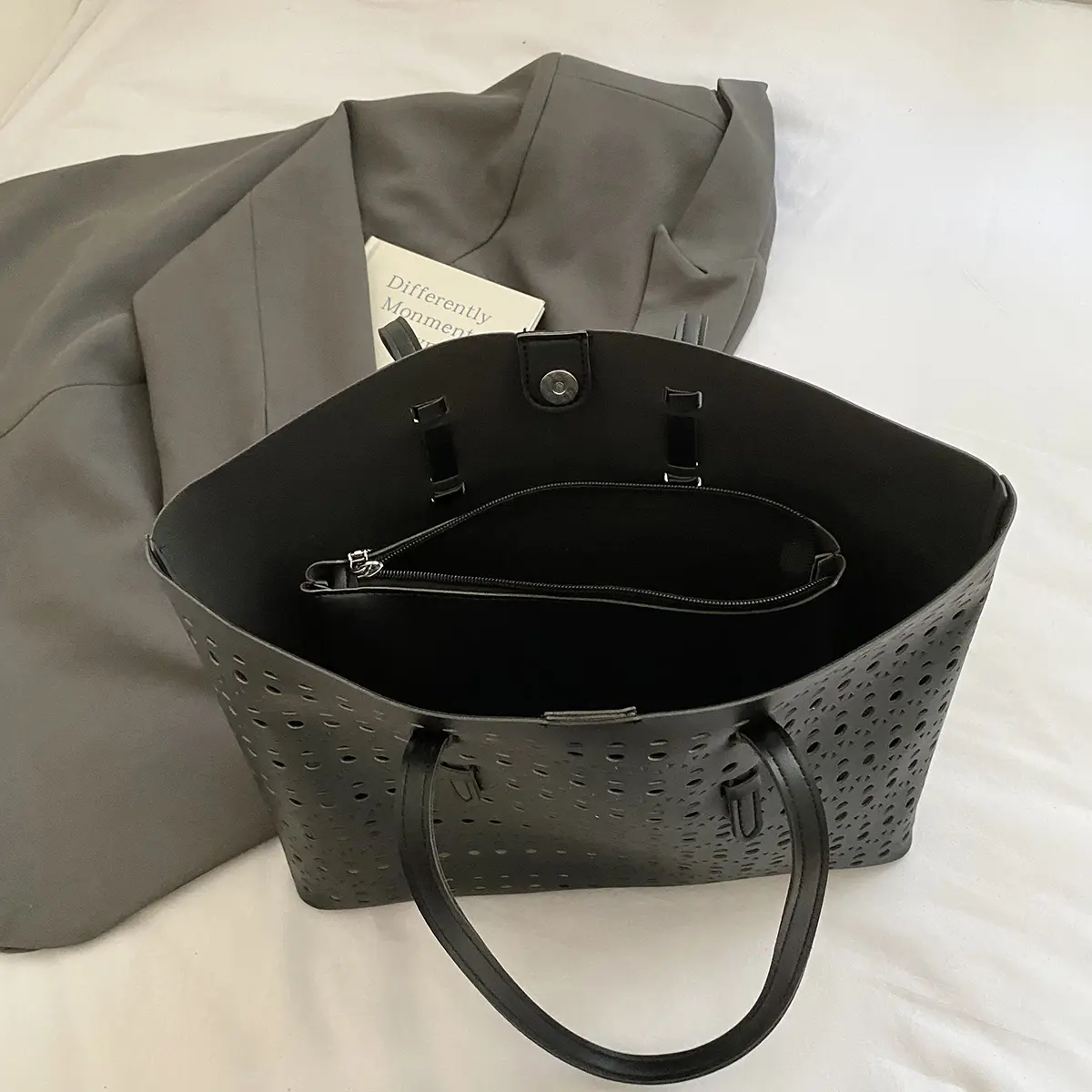 LEFTSIDE 2025 Summer New Sweet Hollow out Handbag Women's Party Bucket Bag Soft Leather Korean Fashion Handheld Tote Bags