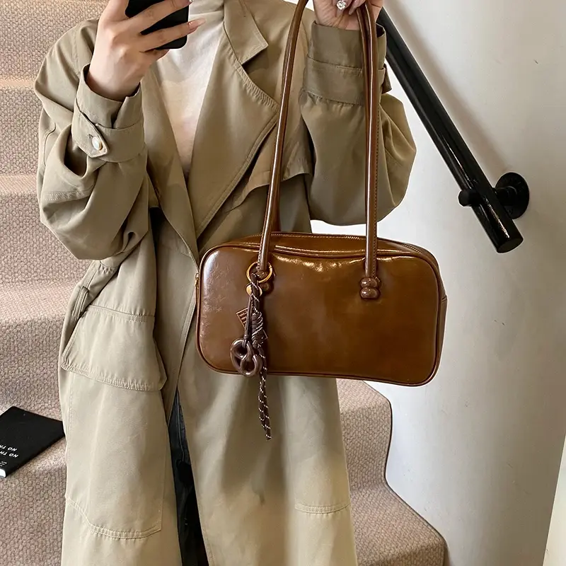 LEFTSIDE Small PU Leather Tote Bags for Women 2024 Winter Y2K New Trend Retro Female Fashion Shoulder Bag Handbags with Purses
