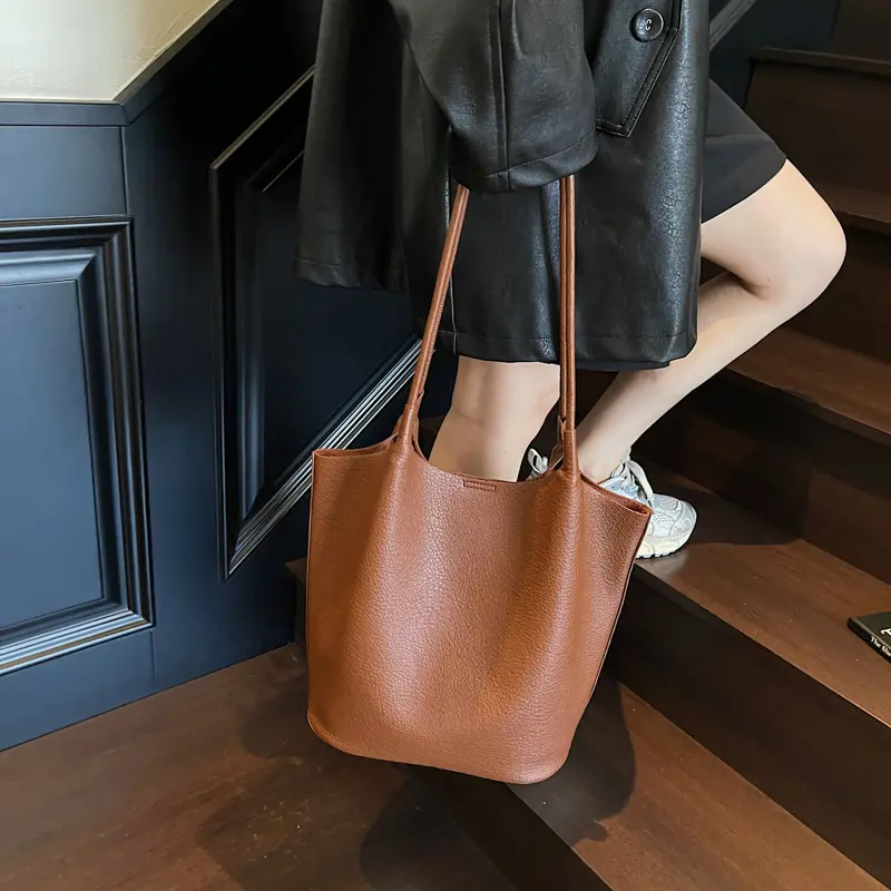 LEFTSIDE Luxury PU Leather Tote Bag 2025 Winter Auturm Casual New Shoulder Bag Young Women's Underarm Bag Handbags and Purses