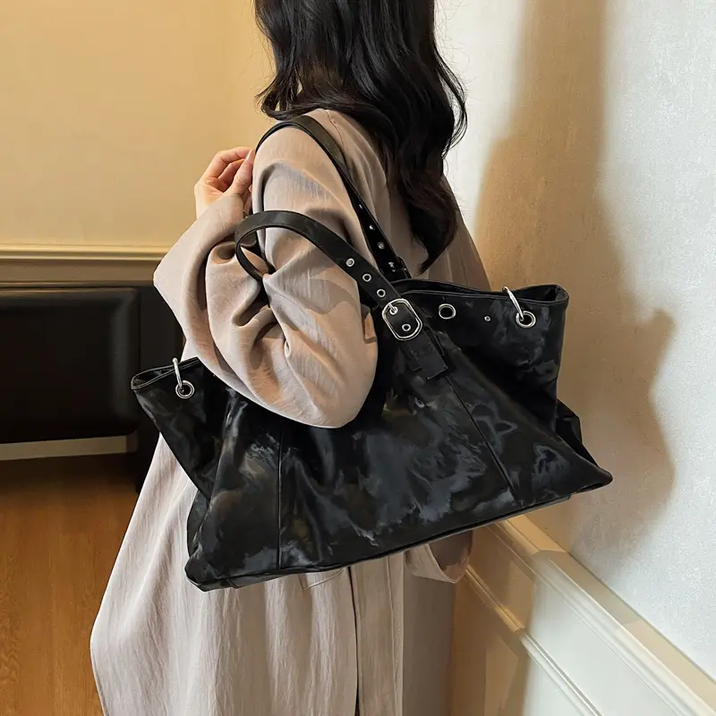 LEFTSIDE Women Large Capacity PU Leather Shoulder Bag 2025 Winter Fashion Retro Underarm Tote Bag Luxury Brand Designer Handbags