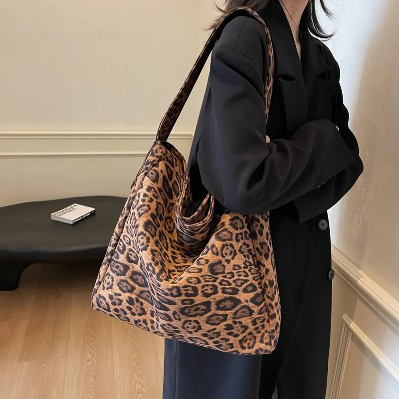 LEFTSIDE Women High Capacity Soft Cloth Shoulder Bag 2025 Winter New Fashion Retro Hobo Bag Luxury Brand Designer Handbags