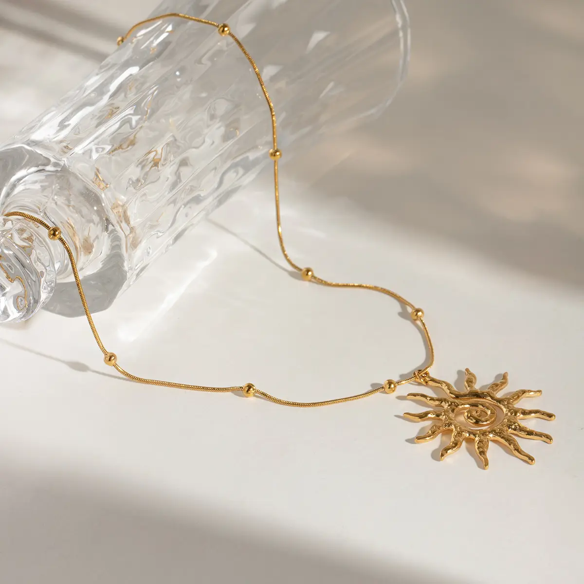 Fashion Chic Stainless Steel Hollow Sun Pendant Necklace Women Luxury Waterproof Jewelry Banquet Birthday Party Gifts