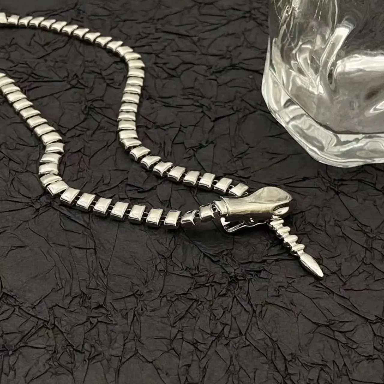 Snake Shape Design Sense Micro Setting Pendant Long Necklace Winter Sweater Chain Fashion Jewelry for Woman Girls Party Gift