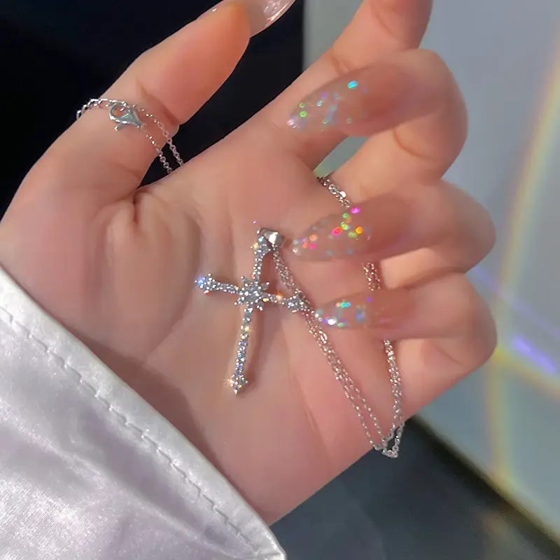 Fashion Simple Retro Cross Necklaces for Women Light Luxury Design Metal Zircon Geometric Clavicle Chain Choker Jewelry