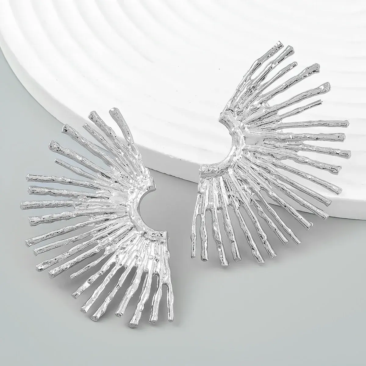 1 Pair Fashion Alloy Half Sun Flower Earrings Women's Fashion Party Vintage Metal Ear Jewelry Stainless Steel Earrings