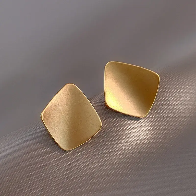 Fashion Geometric Irregular Square Curved Surface Gold Metal Stud Earring for Women Geometry Jewelry Accessory Wedding Girl Gift