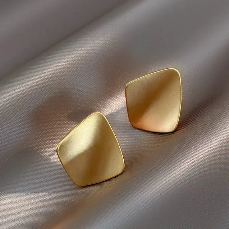 Fashion Geometric Irregular Square Curved Surface Gold Metal Stud Earring for Women Geometry Jewelry Accessory Wedding Girl Gift