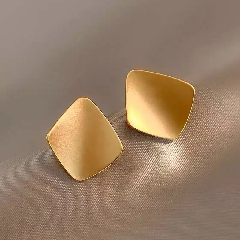 Fashion Geometric Irregular Square Curved Surface Gold Metal Stud Earring for Women Geometry Jewelry Accessory Wedding Girl Gift