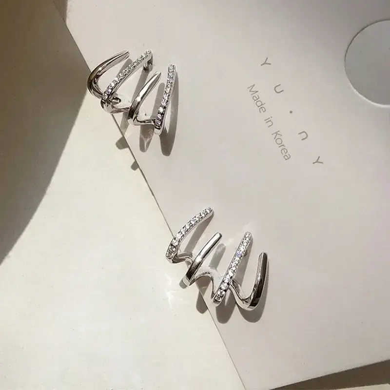 Fashion Exquisite Rhinestone Spider Legs Decor Ear Cuff Earring for Woman Arrival Christmas Gift Stud Earrings Women Earrings