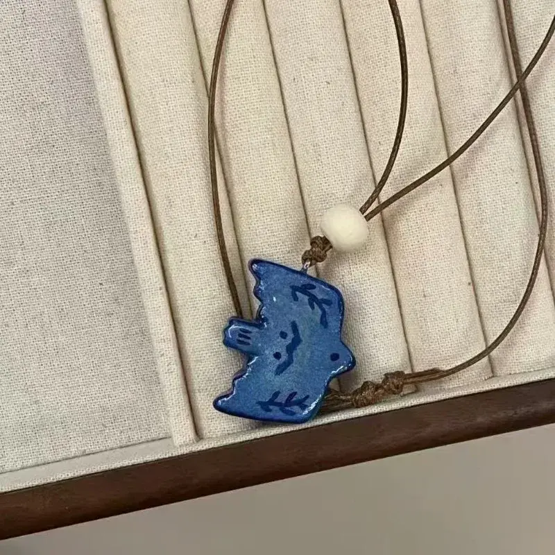 1pcs Fashion Retro Blue Bird Necklace Cute Handmade Couples Necklace Sweater Chain Bohemian Style Jewelry Women Metal Necklace