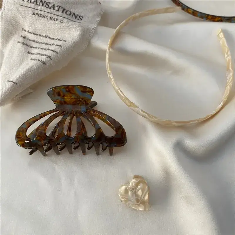 New Geometric Acetate Hair Claws Large Leopard Hair Crabs Clip 머리핀 Clamps for Women Elegant Hollow Fan Shape Hair Accessories
