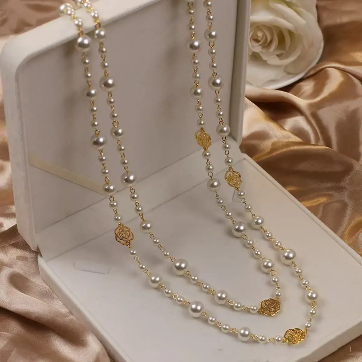 Elegant Luxury Vintage Lady Camellia Pearls Flower Long Necklace Chain Elegant Double Layers Fashion Jewelry for Women Party