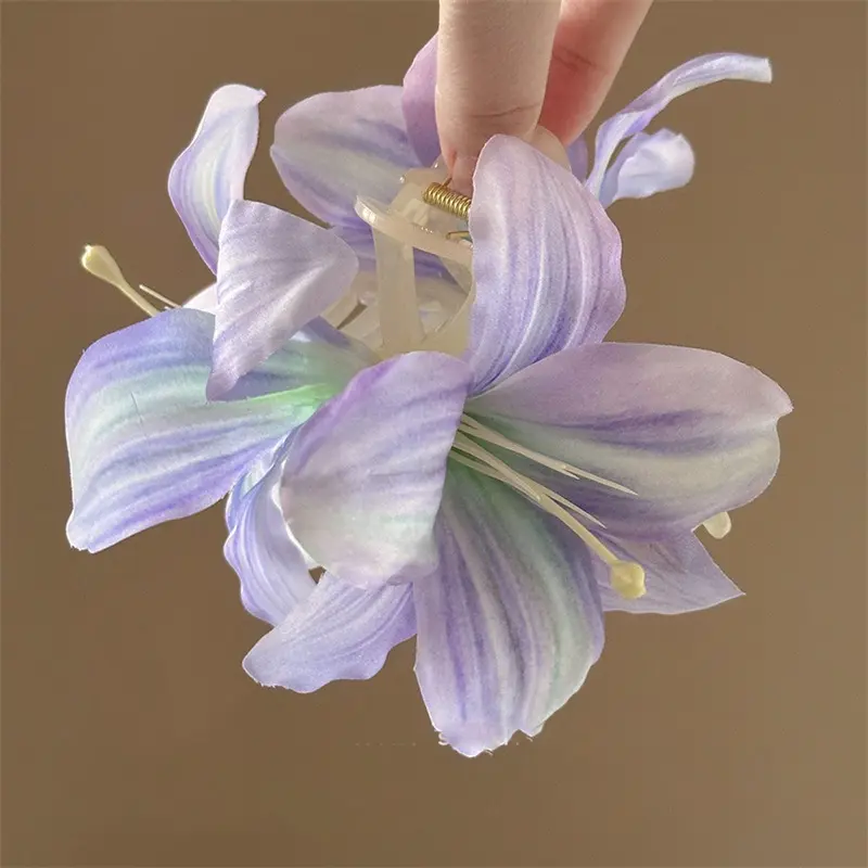 New Fashion Three-dimensional Lily Flower Atmosphere Back Hair Claw Head Hairpin Headgear Flower Hair Accessories Gift