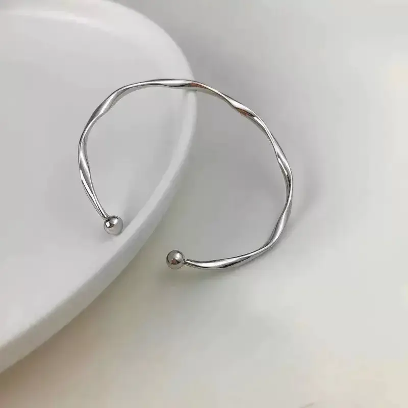 New Fashion Creative Unique Wave Style Minimalist Geometric Bending Shape Adjustable Bracelet, Luxury Suitable for Mothers To Se