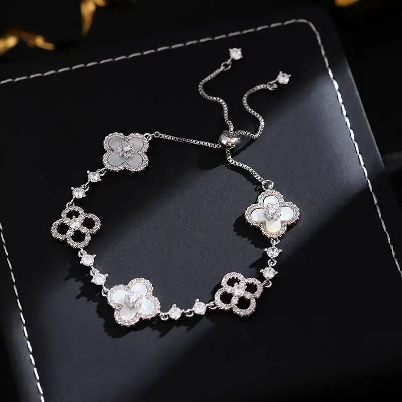 High Quality Fashion Pink Lucky Flower Bracelet Women Personalized Stainless Steel Electroplating Bracelet Jewelry Accessories