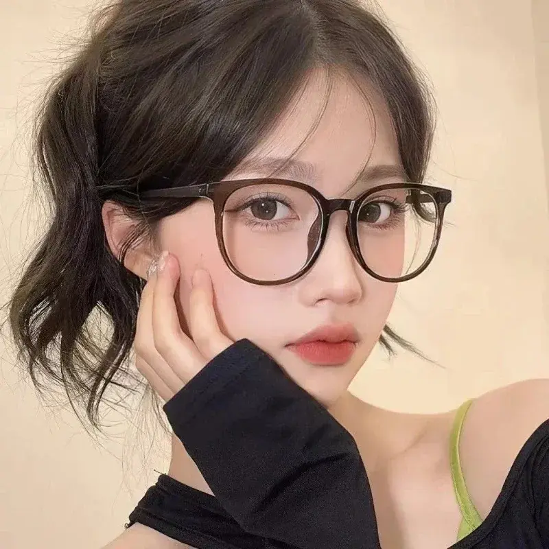 Retro Ultra-light Glasses Anti-blue Light Flat Glasses Female Fashion Exquisite Casual Transparent Frame Flat Light Glasses
