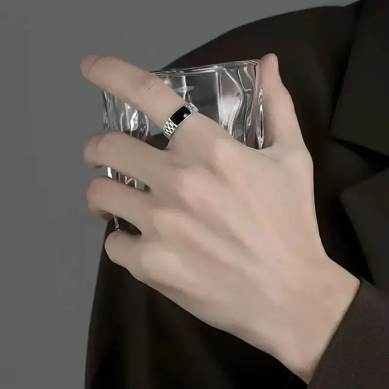 New Fashion Checkered Ring for Luxury Men Retro Hip Hop Silver Color Open Finger Ring Punk Student Jewelry Accessories Gifts