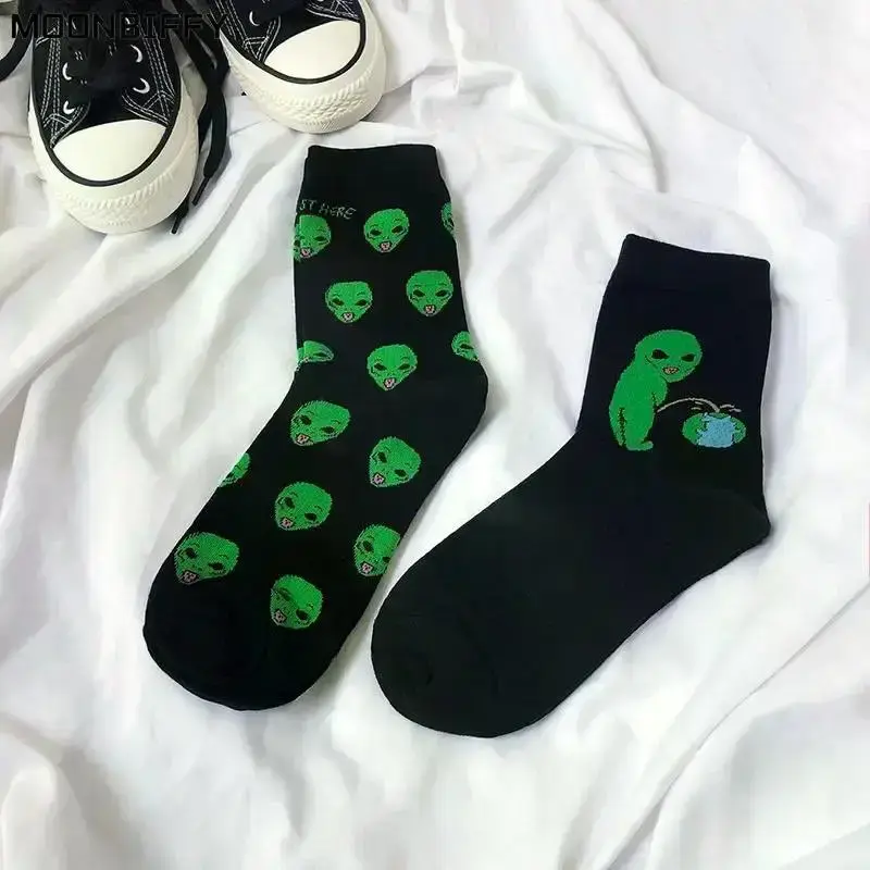 1 Pair Creative Funny Cartoon Cat Unisex Funny Socks Autumn Winter Women Art Funny Alien Planet Breathable Cotton Socks Dropship