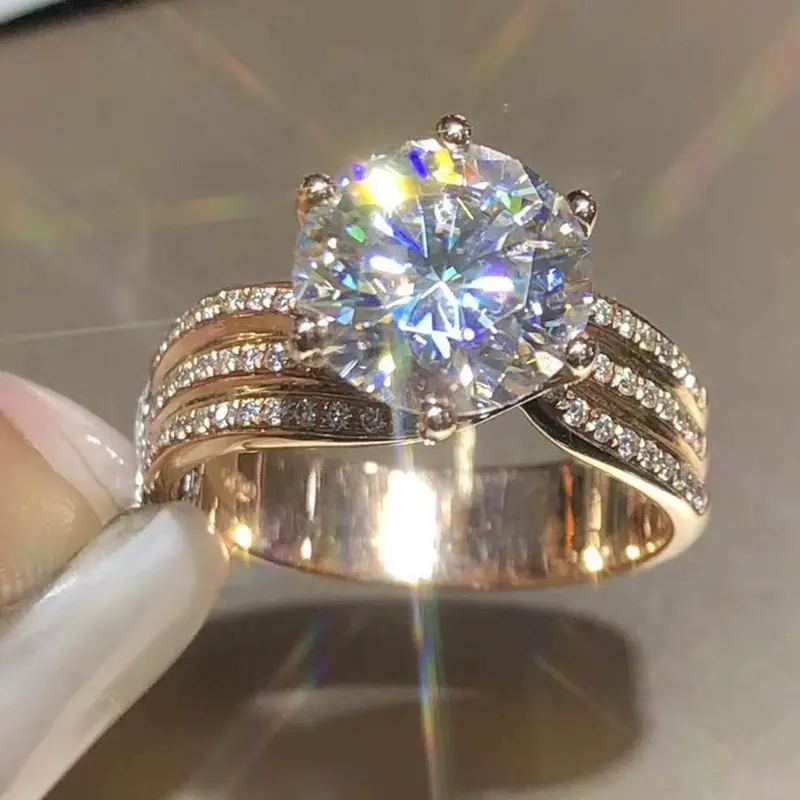 New Fashion Luxury Sparkling Twisted Metal Inlaid Zircon Ring for Women's Daily Wear To Receptions Suitable for Wedding Banquets