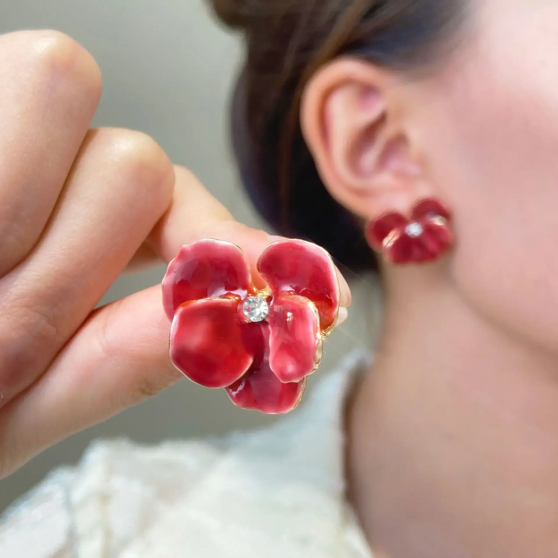 Luxury Red Blue Flower Stud Earrings for Women Wedding Party Enamel Oil Crystal Big Earrings Trendy Elegant Jewelry Girls Gift