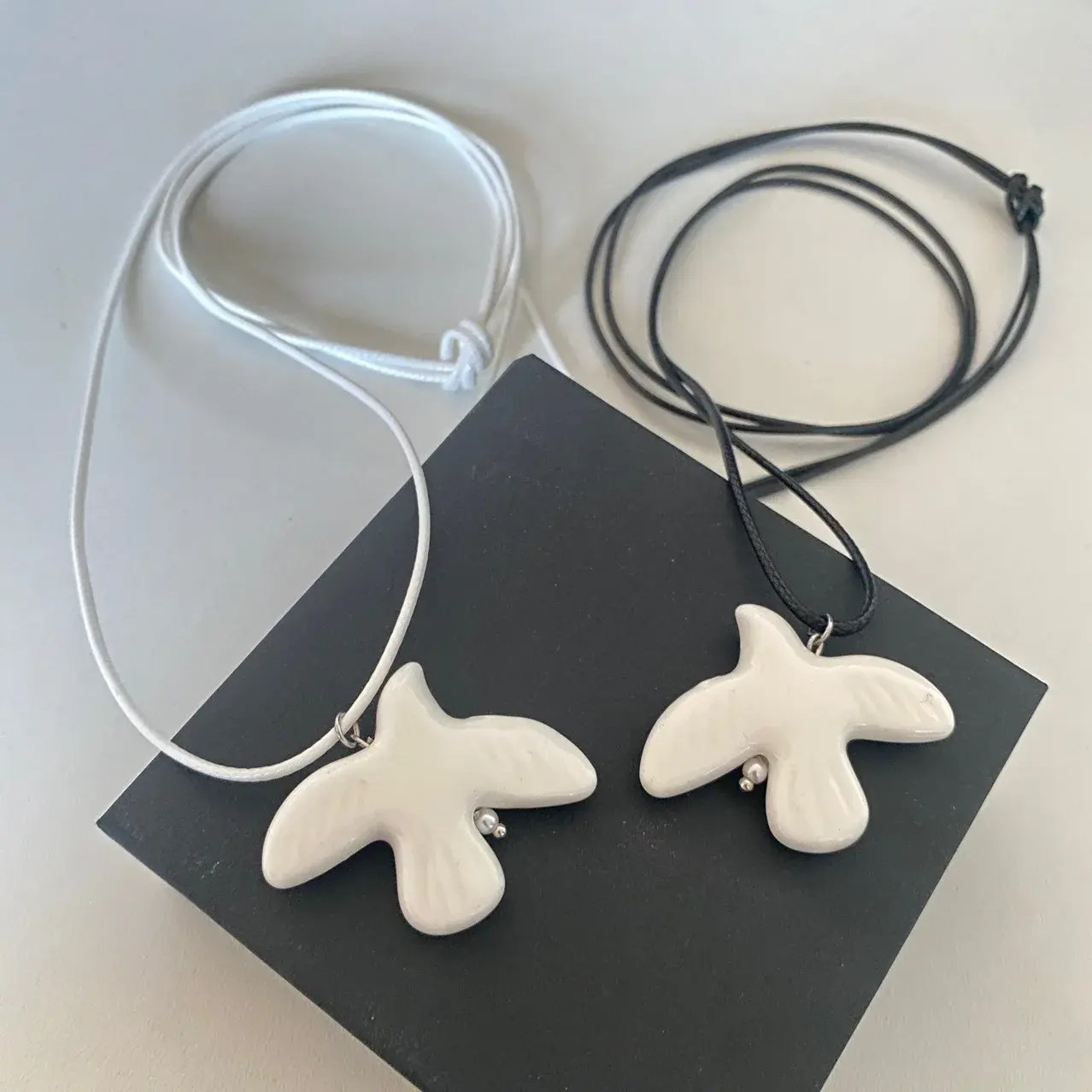 New Fashion White Ceramic Peace Dove Pendant Women Necklace Vintage Geometric Adjustable Rope Sweater Chain Trendy Jewelry Gifts
