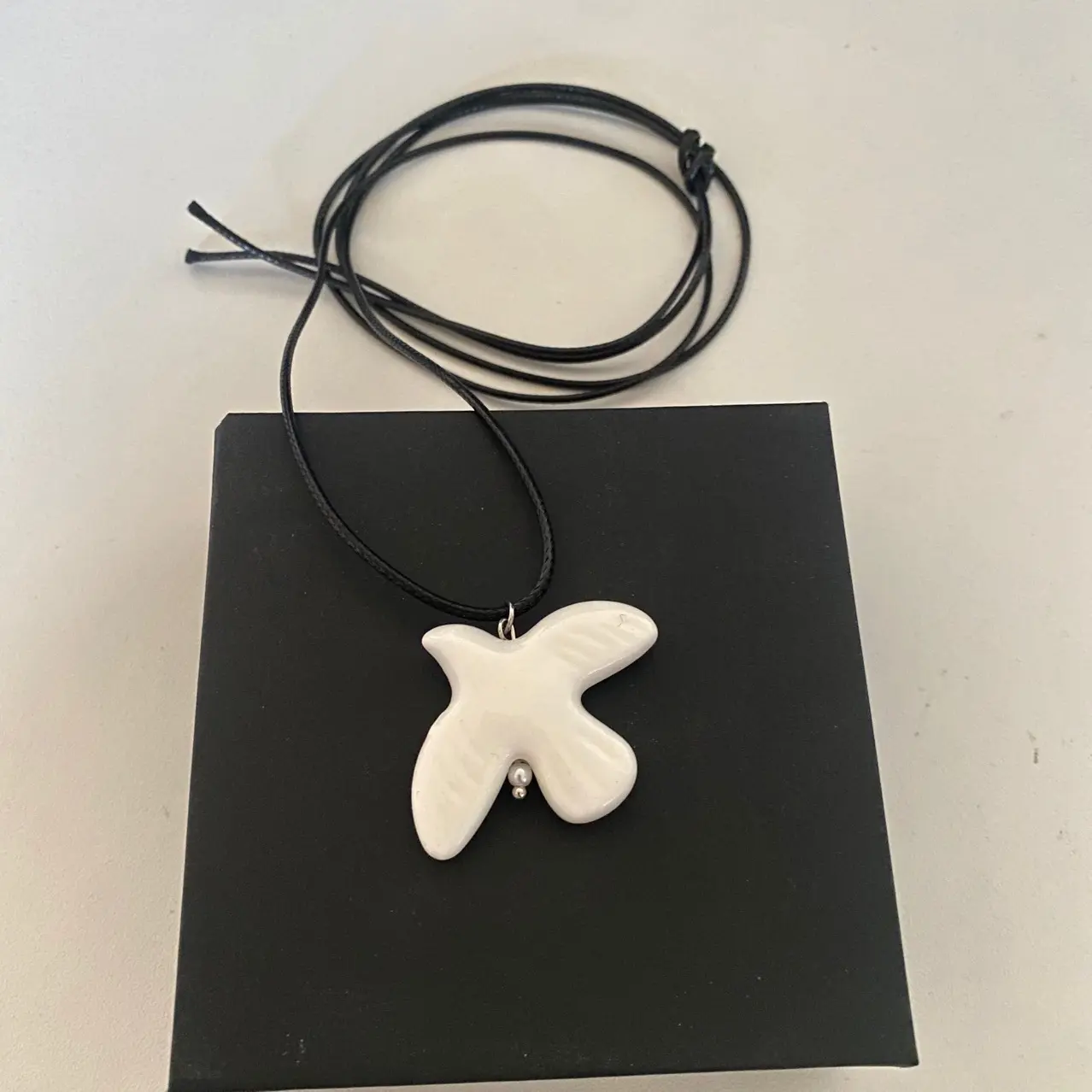 New Fashion White Ceramic Peace Dove Pendant Women Necklace Vintage Geometric Adjustable Rope Sweater Chain Trendy Jewelry Gifts