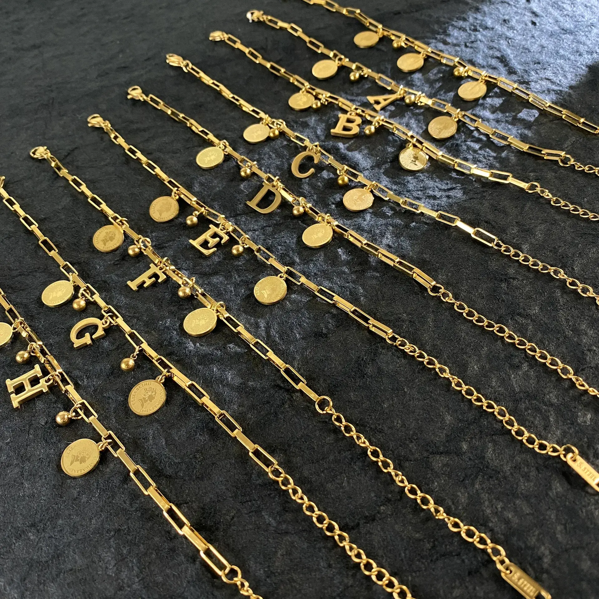 Queen Coin Letter 18K Gold-plated Stainless Steel Bracelet for Women Small Bell Pendant Adjustable Bracelet Classic Jewelry Gift