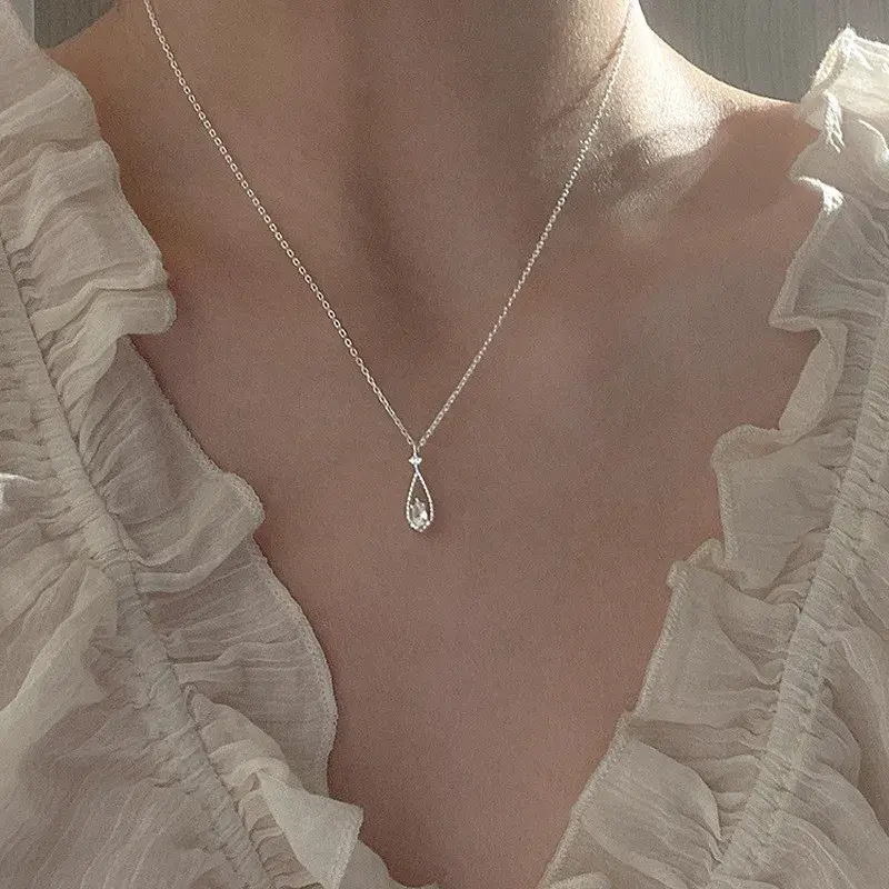 French Vintage Shining Zircon Water Drop Pendant Necklace Fairy Female Luxury Simple Retro Clavicle Chain Necklace Jewelry Gift
