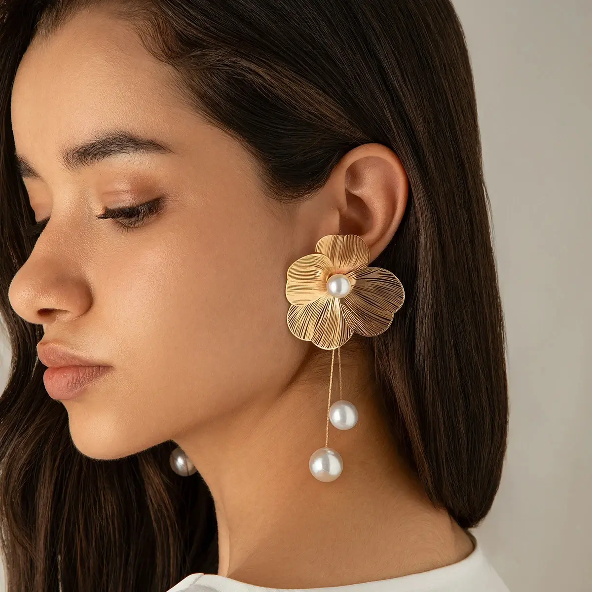 New Romantic Flower Petal Long Tassel Drop Earrings for Women Trend Imitation Pearl Hanging Piercing Earrings Wed Jewelry Gift