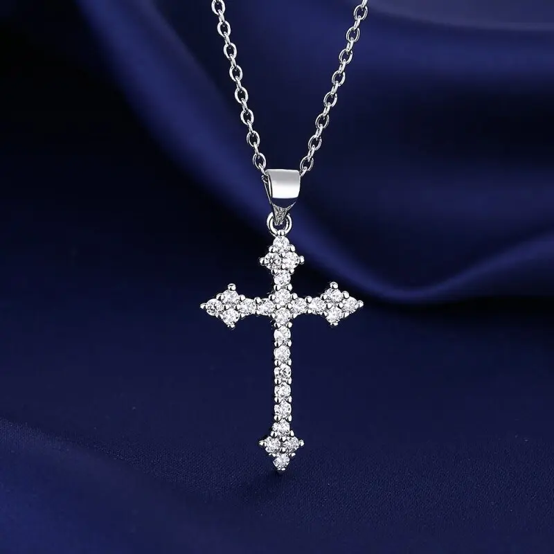 Fashion Sparkling Cross Pendant Necklace for Women Simple Luxury Rhinestones Cross Banquet Pendant Necklace