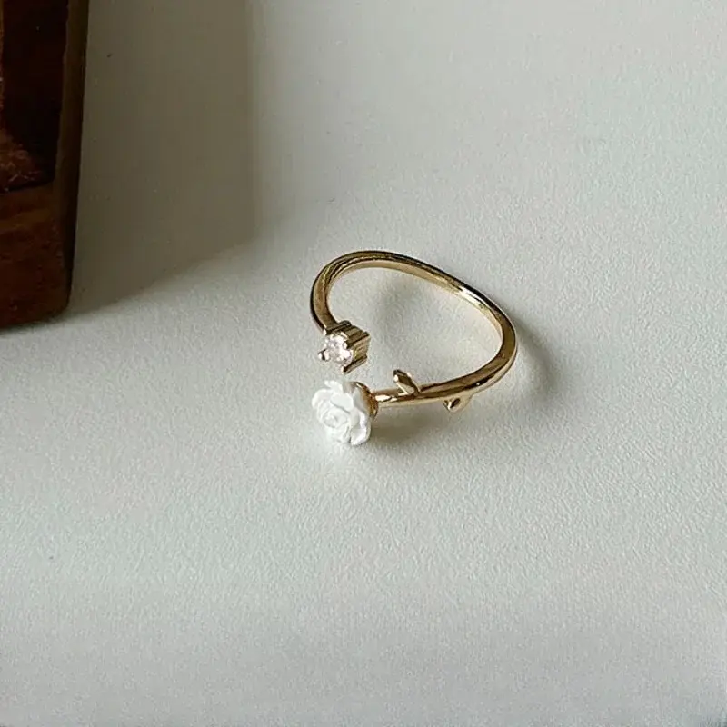 New Trend Luxury Rings for Women Gold Plated Stainless Steel Rose Ring Fashion Aesthetic Jewelry Temperament Anillos Mujer