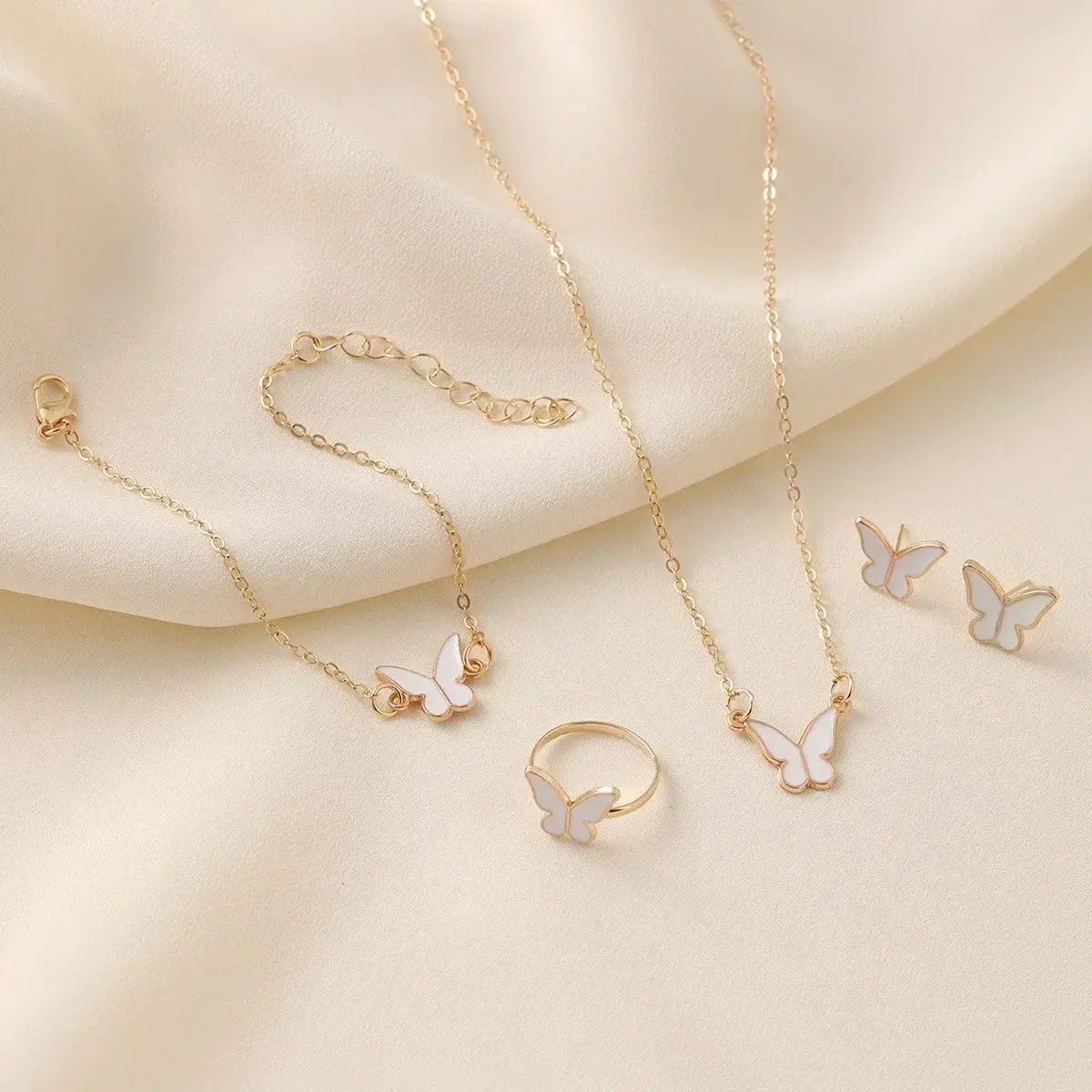 5PC/SET Personalized Butterfly Glazed Necklace Ring, Exquisite, Small and Fashionable, High End, and High Sense Collar Chain Set