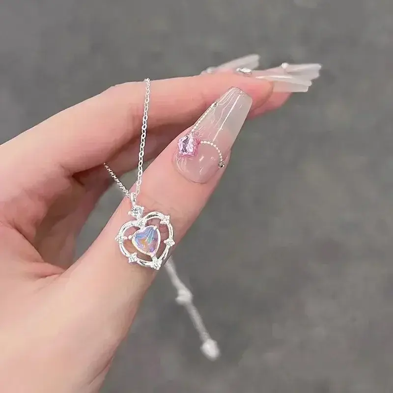 Fashion Heart Pendant Fashion Chain Necklace Popular Women Charm Hollow Gradient Clavicle Collar Jewelry Party Girl Gift