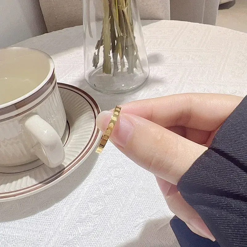 Golden Stainless Steel 2mm Heart Rings Women Size 5/6/7/8/9/10# Thin Finger Ring Wedding Band Engagement Jewelry Girlfriend Gift