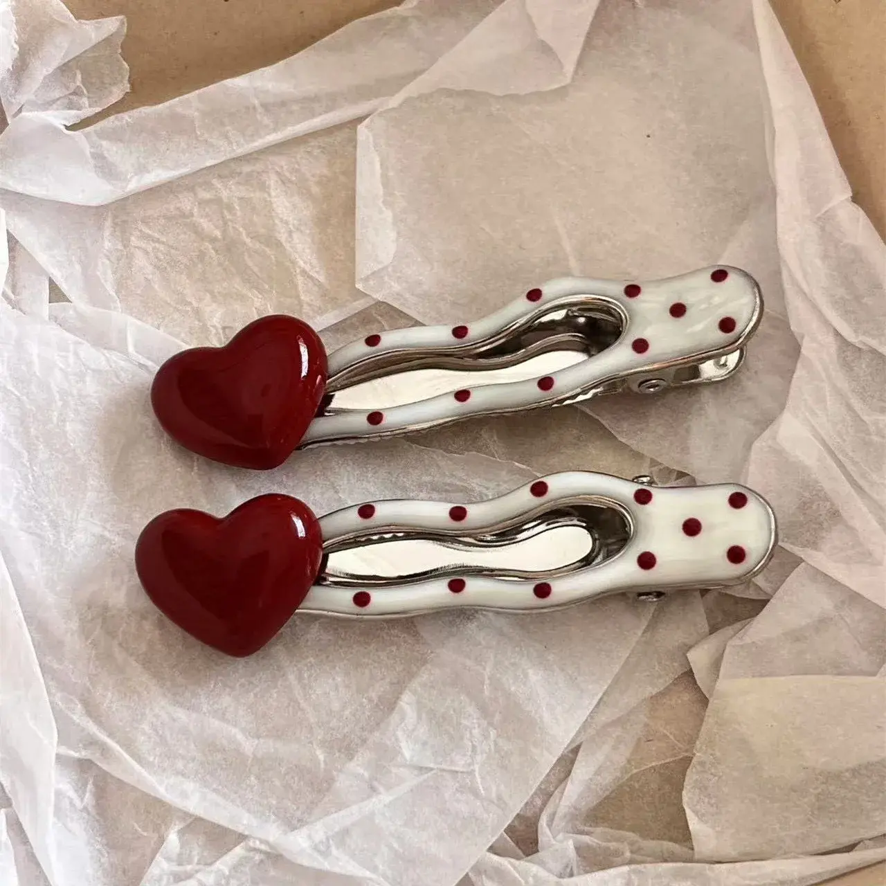 Fashion Red Polka Dot Love Hair Clip Red White Color Duck Mouth Clip Cute Girl Versatile Bangs Clip Hair Accessory Short Hair