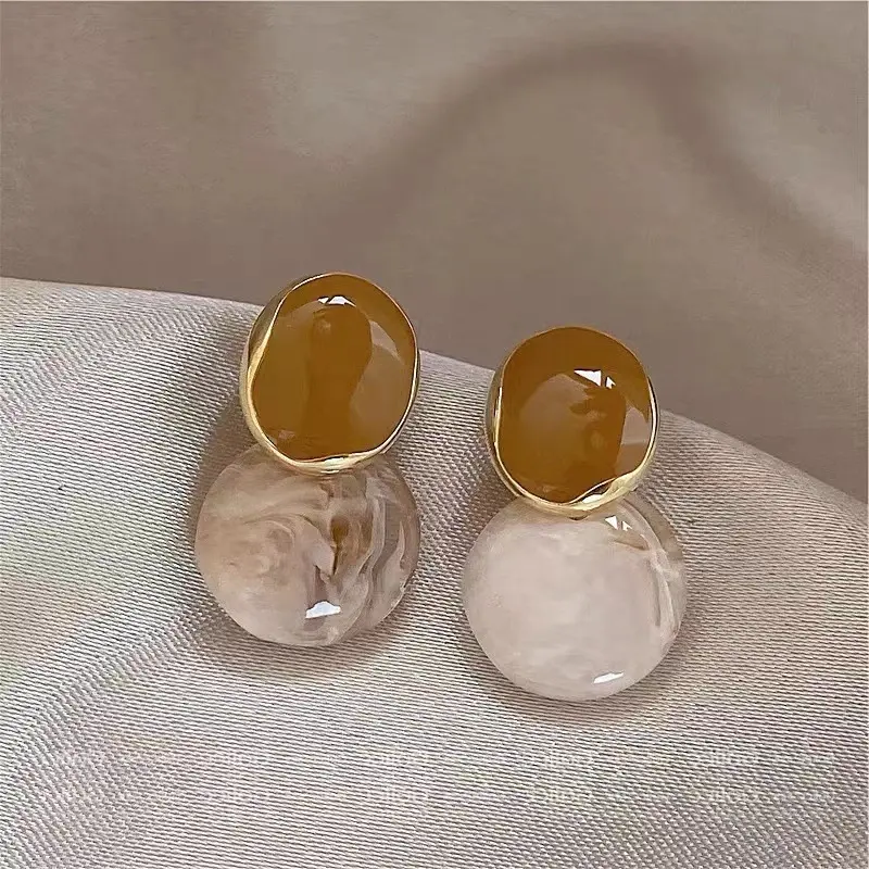 Fashion Vintage Rotundity Earring Women Classic Black White Stud Earrings Female Fashion Luxury Earrings Female Jewelry Gift