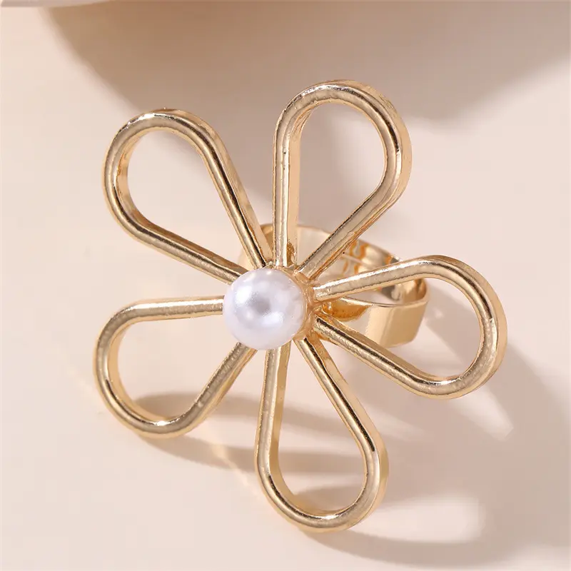 Fashion European American Exaggerated Metal Ring Women Ocean Style Rings Light Luxury Temperament Banquet Party Jewelry Gift