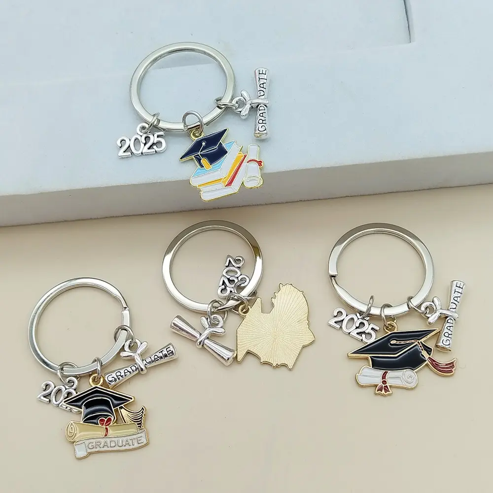 2025 New Graduation Ceremony Keychain Graduation Lovely Enamel Graduation Cap Keychain Commemorative Graduate Key Chains Gift