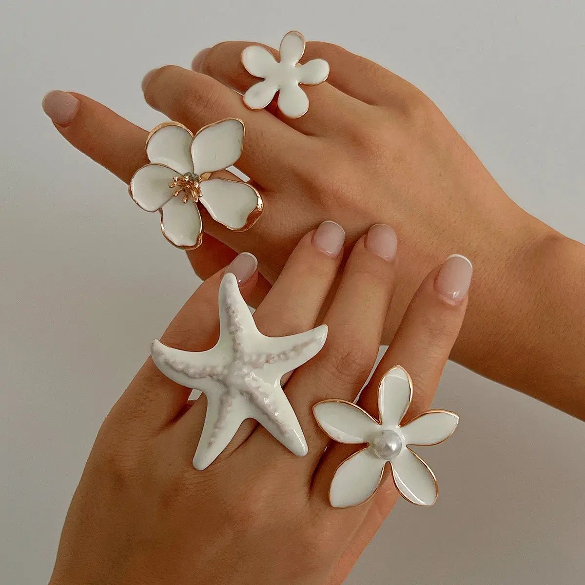 New Fashion Irregular Metal White Flower Ring Women Fashion Dripping Oil Opening Adjustable Ring Wedding Jewelry Accessories