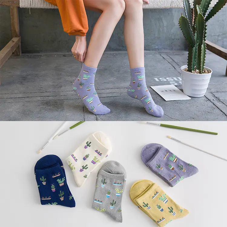 5 Pairs/Set Fashion Embroidery Women's Cotton Socks Cute Happy Crew Socks for Ladies Skateboard Sports Mid Length Cotton Socks