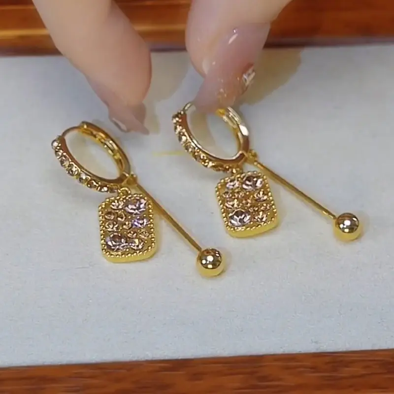 New Luxury Fashionable Unique Zircon Square Pendant Earrings for Women Exquisite Temperamental Ladies Party Premium Jewelry Gift