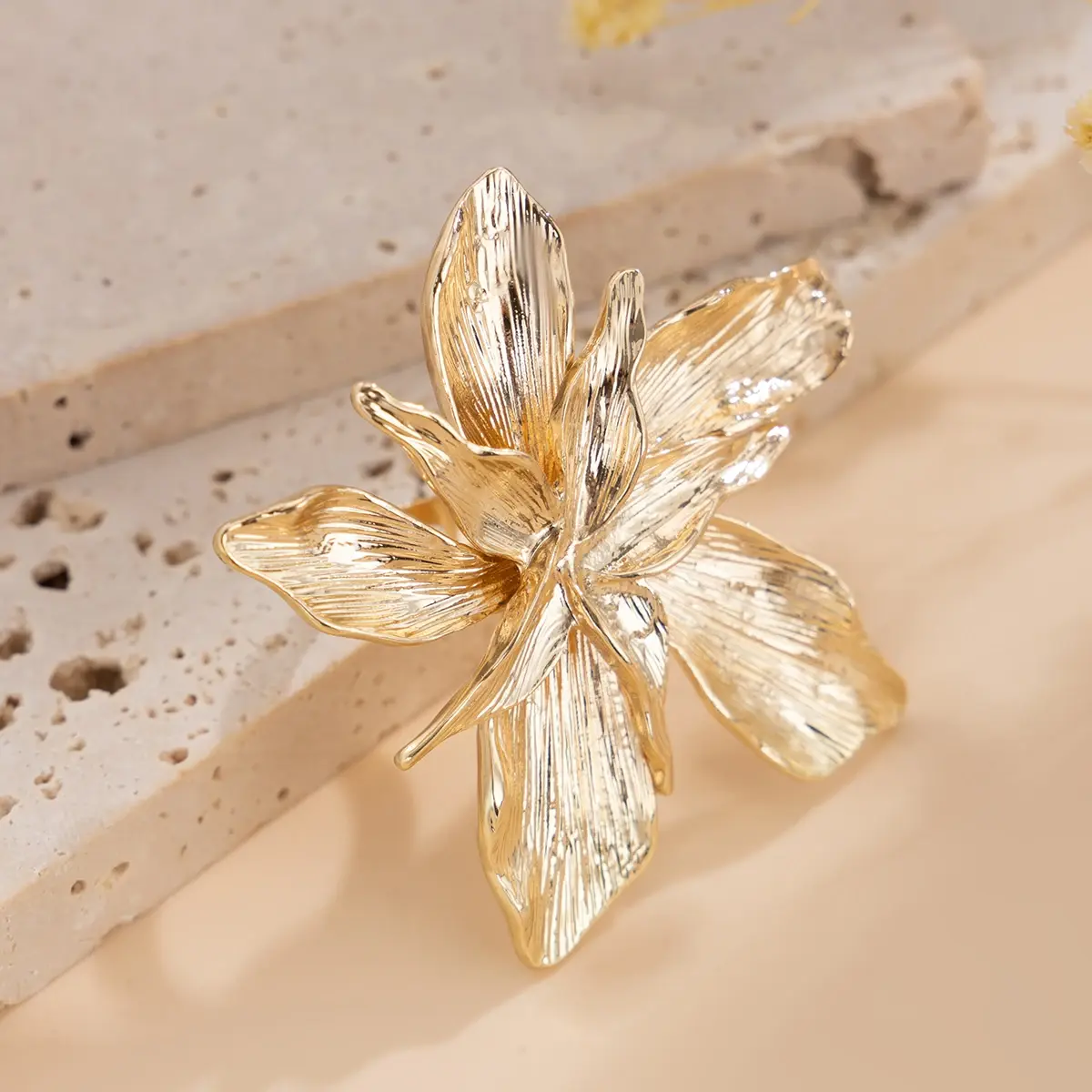 New Fashion Unique Exaggerated Large Petal Flower Rings Women Vintage Geometric Adjustable Finger Ring Grunge Jewelry Steampunk