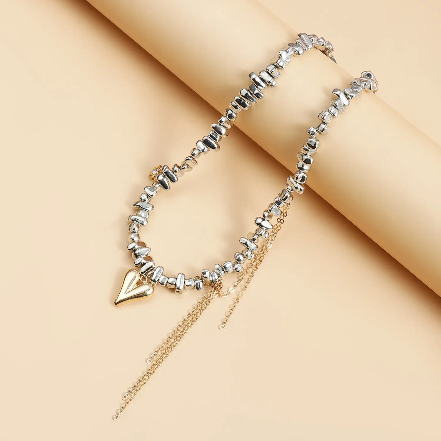 Luxury Elegant Irregular Metal Crystal Panelled Heart Pendant Necklace for Women Chain Choker Dinner Party Fashion Jewelry