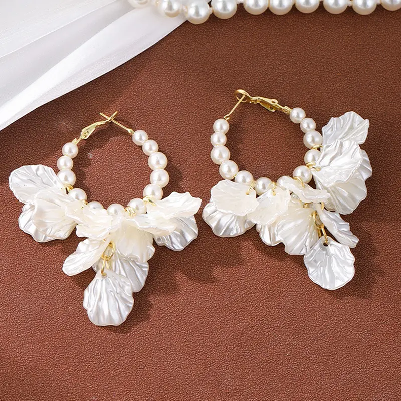 Fashion Charms Pearl Pendant Stud Earrings Women Korean Elegant Glossy Luxury White Flower Petal Dangle Earring Jewelry Gifts
