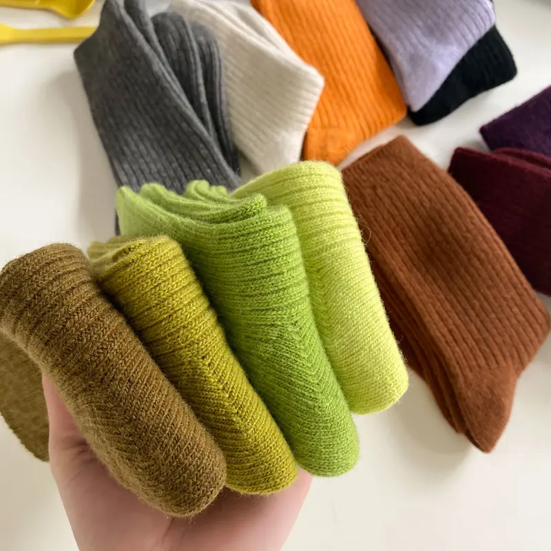Winter Warm Solid Color Women Socks Wool Thicker Solid Socks Fashion Middle Tube Merino Wool Socks Against Cold Snow Terry Sock