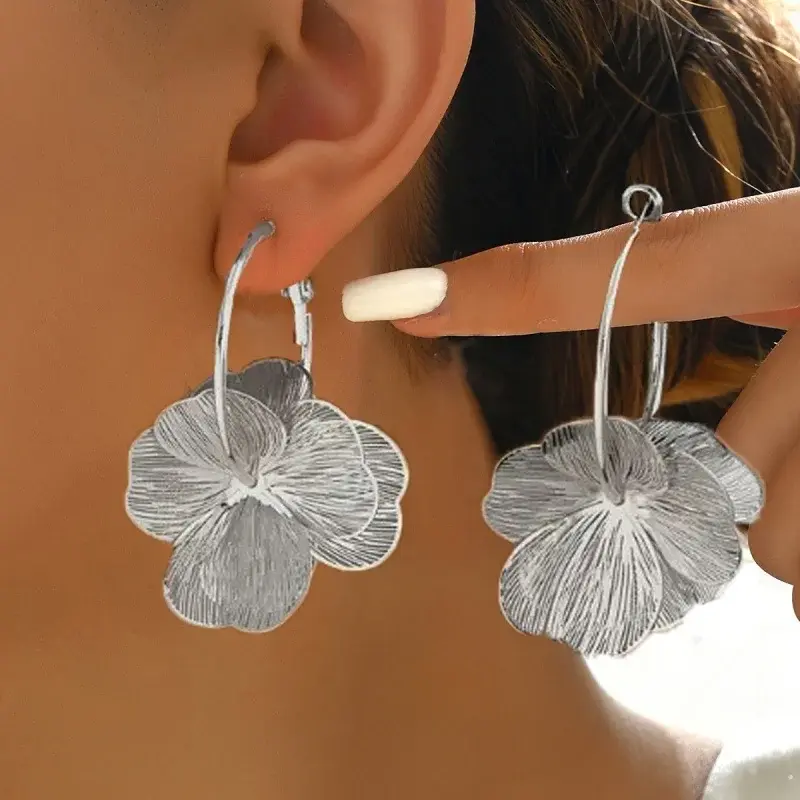 Fashion Gold Silver Double-Layer Hollow Flower Hoop Earring Women Retro Earrings Luxurious Exaggerated Ginkgo Leaf Earrings