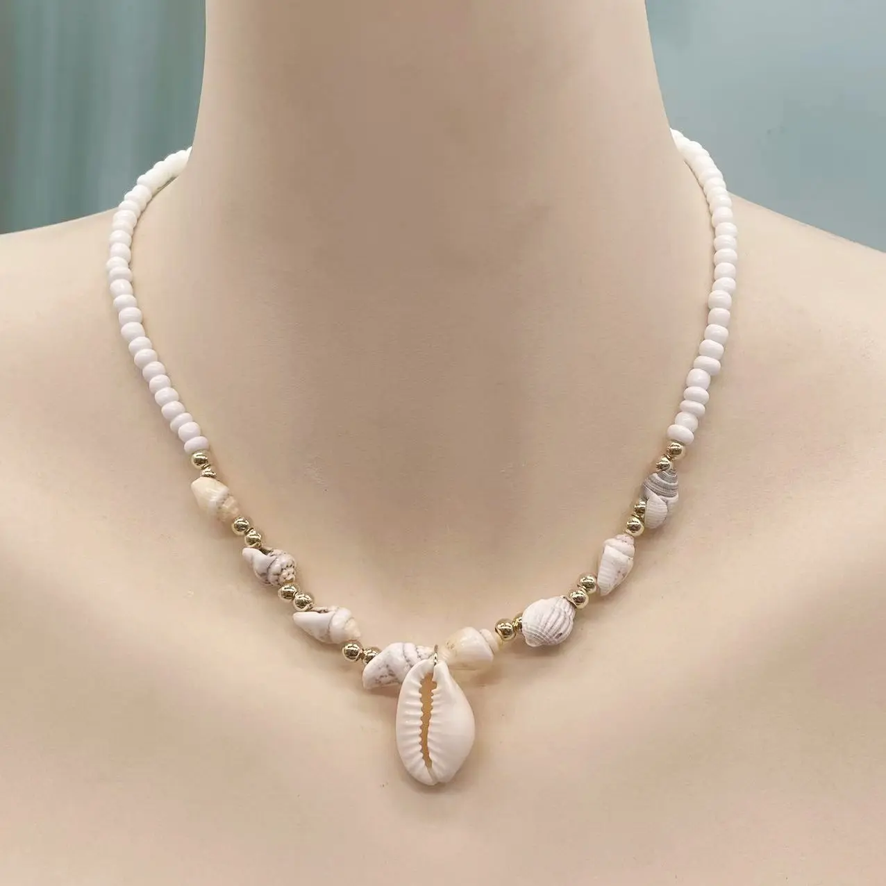 New Fashion Beach Natural Seashell Beaded Necklace Handmade Shell Starfish Pendant Fashion Ocean Inspired Jewelry Choker Women